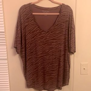 Women’s American Eagle soft and sexy T-shirt